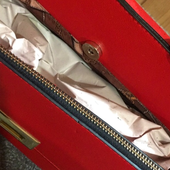 🛑BOGO 🆕Luxe "Regal Red" Leather Handbag - Picture 6 of 8